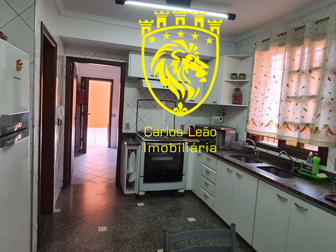 Casa à venda com 4 quartos, 360m² - Foto 10