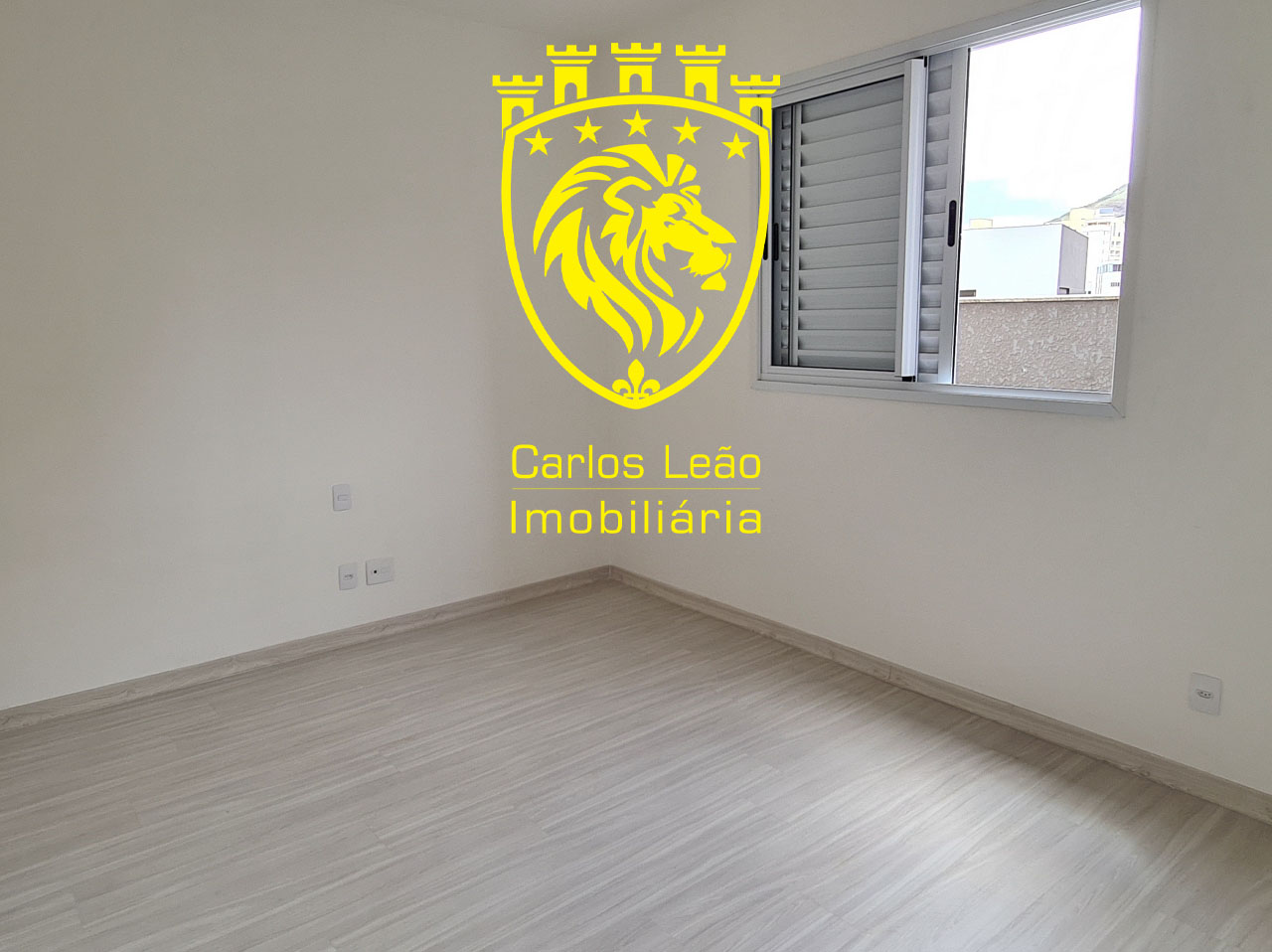 Apartamento à venda com 3 quartos, 240m² - Foto 4