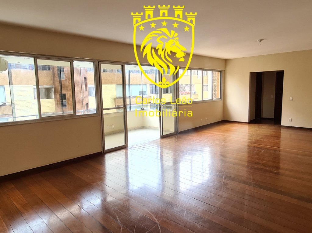 Apartamento à venda com 4 quartos, 240m² - Foto 1