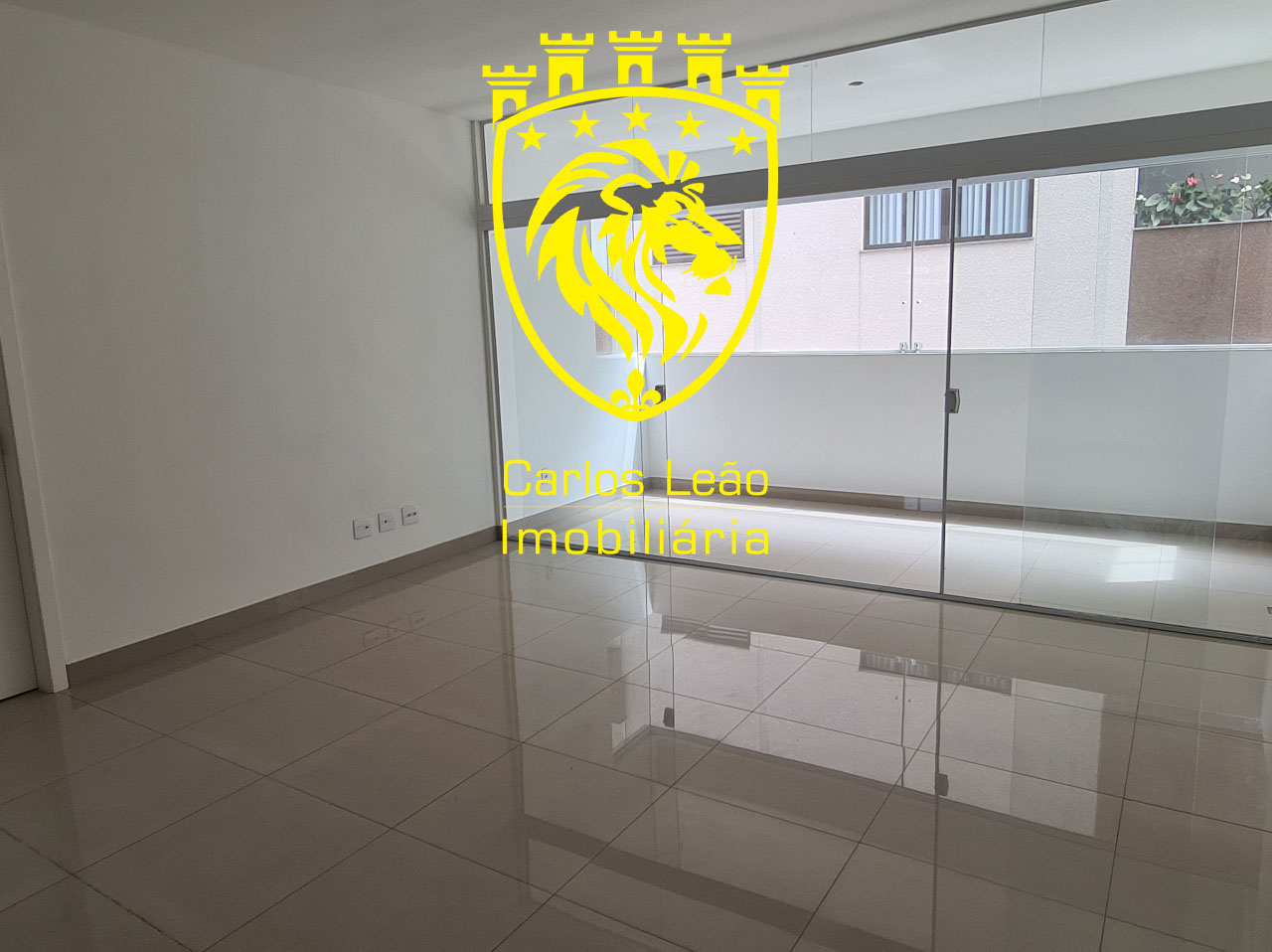 Apartamento à venda com 3 quartos, 140m² - Foto 1